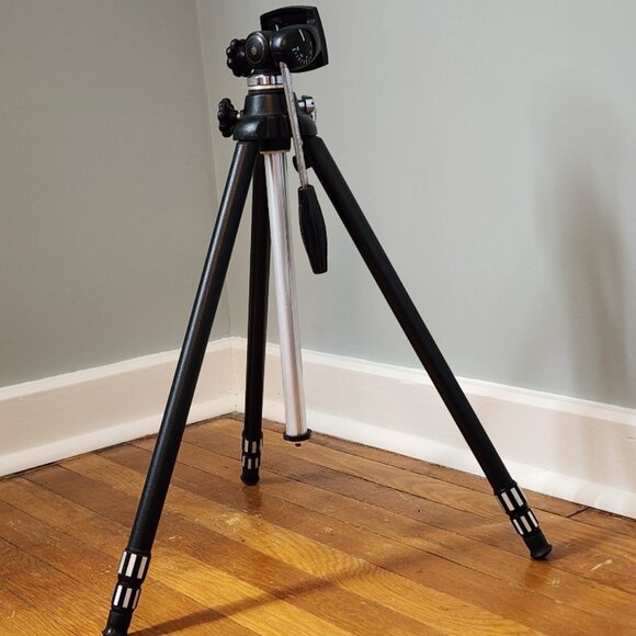 Vintage KING Tripod - Mid-Century Japanese Craftsmanship with Crown Logo - Picture 1 of 16